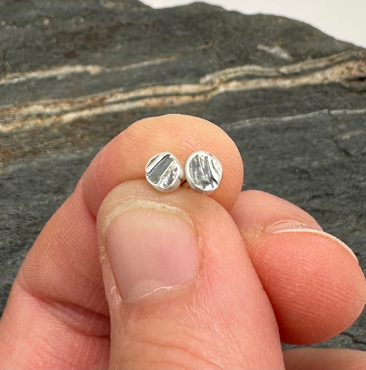 Shale Mini Circle Studs