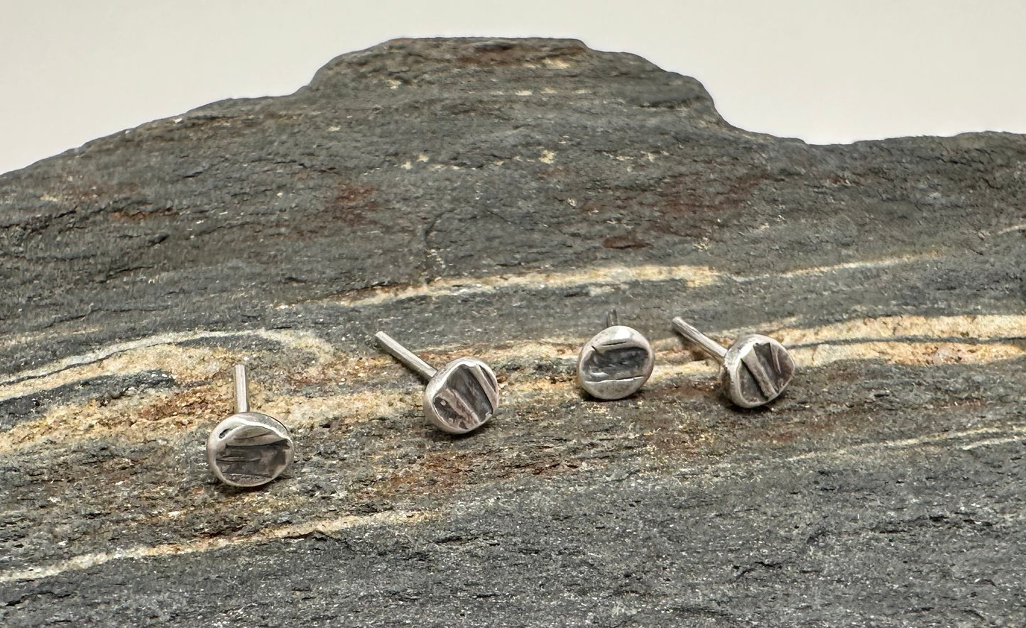 Shale Mini Circle Studs